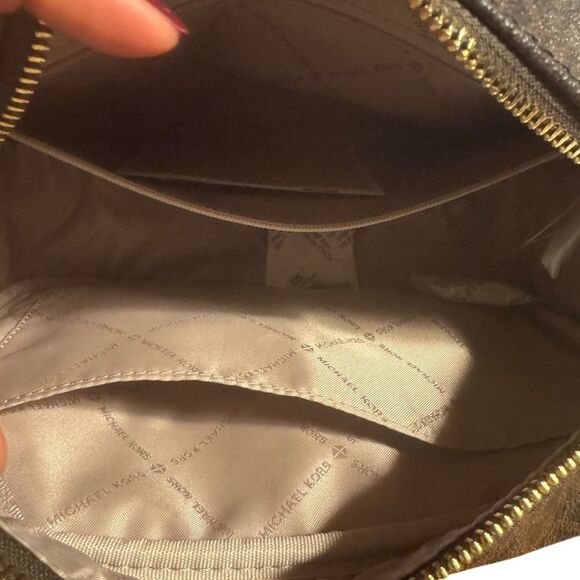 Michael Kors Kenly Large Logo Crossbody Bag Unisex - Picture 6 of 12